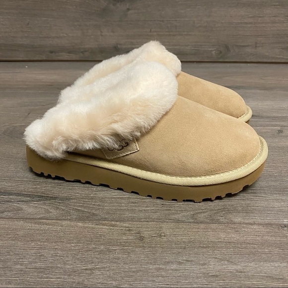 UGG | Cluggette Slippers Indoor Outdoor In Sand NEW In Box - Picture 7 of 17